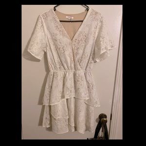 White Andree Dress size L Good condition